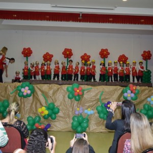 HOMENAGEM DA EDUCAÇÃO INFANTIL ÀS MÃES