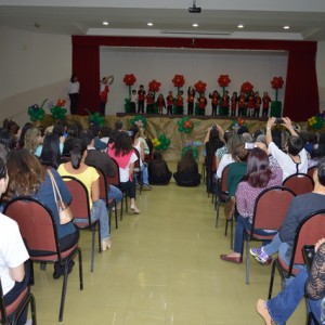 HOMENAGEM DA EDUCAÇÃO INFANTIL ÀS MÃES