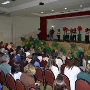 HOMENAGEM DA EDUCAÇÃO INFANTIL ÀS MÃES