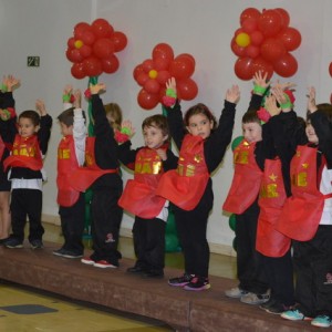 HOMENAGEM DA EDUCAÇÃO INFANTIL ÀS MÃES