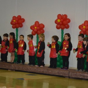 HOMENAGEM DA EDUCAÇÃO INFANTIL ÀS MÃES