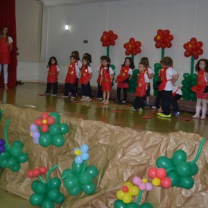 HOMENAGEM DA EDUCAÇÃO INFANTIL ÀS MÃES