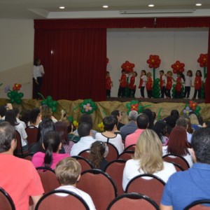 HOMENAGEM DA EDUCAÇÃO INFANTIL ÀS MÃES