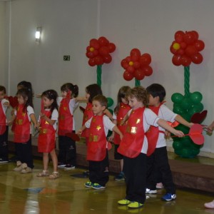 HOMENAGEM DA EDUCAÇÃO INFANTIL ÀS MÃES