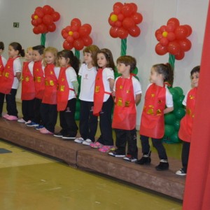 HOMENAGEM DA EDUCAÇÃO INFANTIL ÀS MÃES