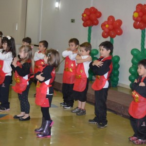 HOMENAGEM DA EDUCAÇÃO INFANTIL ÀS MÃES