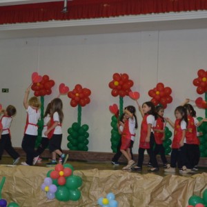 HOMENAGEM DA EDUCAÇÃO INFANTIL ÀS MÃES