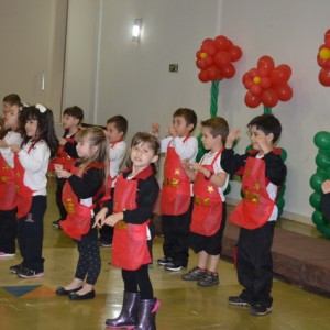 HOMENAGEM DA EDUCAÇÃO INFANTIL ÀS MÃES