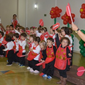 HOMENAGEM DA EDUCAÇÃO INFANTIL ÀS MÃES