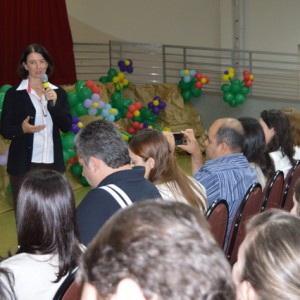 HOMENAGEM DA EDUCAÇÃO INFANTIL ÀS MÃES