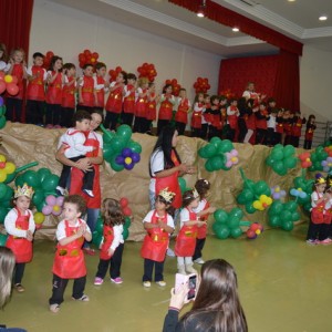 HOMENAGEM DA EDUCAÇÃO INFANTIL ÀS MÃES