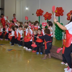 HOMENAGEM DA EDUCAÇÃO INFANTIL ÀS MÃES