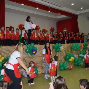 HOMENAGEM DA EDUCAÇÃO INFANTIL ÀS MÃES