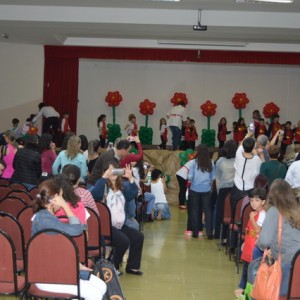 HOMENAGEM DA EDUCAÇÃO INFANTIL ÀS MÃES