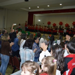 HOMENAGEM DA EDUCAÇÃO INFANTIL ÀS MÃES