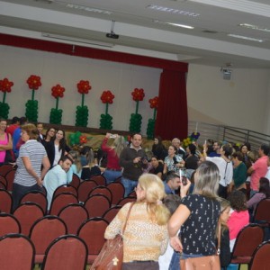 HOMENAGEM DA EDUCAÇÃO INFANTIL ÀS MÃES