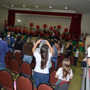 HOMENAGEM DA EDUCAÇÃO INFANTIL ÀS MÃES