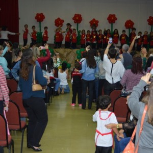 HOMENAGEM DA EDUCAÇÃO INFANTIL ÀS MÃES