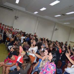 HOMENAGEM DA EDUCAÇÃO INFANTIL ÀS MÃES