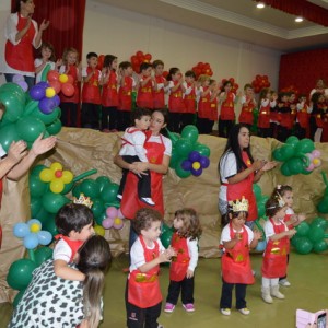 HOMENAGEM DA EDUCAÇÃO INFANTIL ÀS MÃES