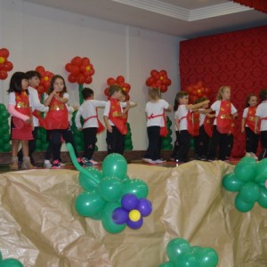 HOMENAGEM DA EDUCAÇÃO INFANTIL ÀS MÃES