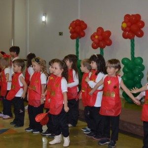 HOMENAGEM DA EDUCAÇÃO INFANTIL ÀS MÃES