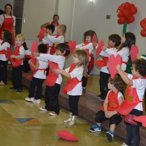 HOMENAGEM DA EDUCAÇÃO INFANTIL ÀS MÃES