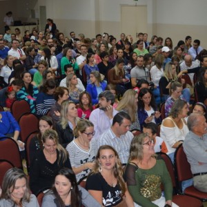 HOMENAGEM DA EDUCAÇÃO INFANTIL ÀS MÃES