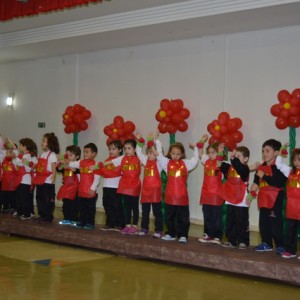 HOMENAGEM DA EDUCAÇÃO INFANTIL ÀS MÃES