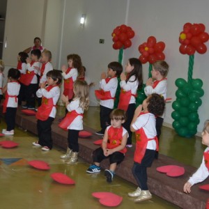 HOMENAGEM DA EDUCAÇÃO INFANTIL ÀS MÃES