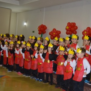 HOMENAGEM DA EDUCAÇÃO INFANTIL ÀS MÃES