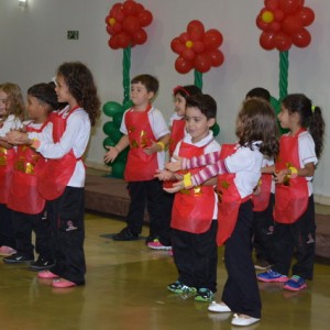 HOMENAGEM DA EDUCAÇÃO INFANTIL ÀS MÃES