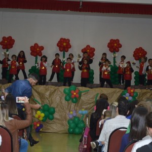 HOMENAGEM DA EDUCAÇÃO INFANTIL ÀS MÃES