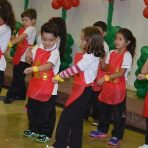 HOMENAGEM DA EDUCAÇÃO INFANTIL ÀS MÃES