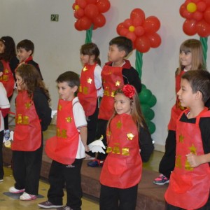 HOMENAGEM DA EDUCAÇÃO INFANTIL ÀS MÃES