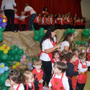 HOMENAGEM DA EDUCAÇÃO INFANTIL ÀS MÃES