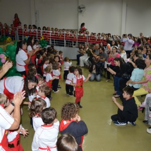 HOMENAGEM DA EDUCAÇÃO INFANTIL ÀS MÃES