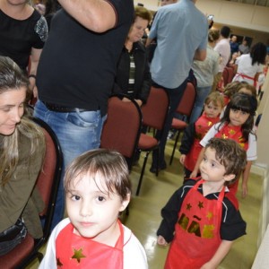 HOMENAGEM DA EDUCAÇÃO INFANTIL ÀS MÃES