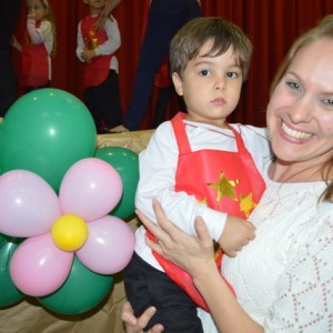 HOMENAGEM DA EDUCAÇÃO INFANTIL ÀS MÃES