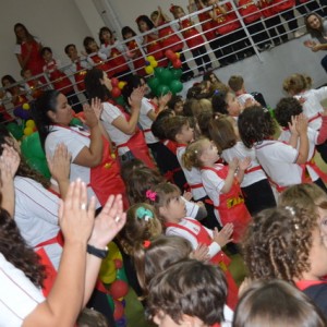 HOMENAGEM DA EDUCAÇÃO INFANTIL ÀS MÃES