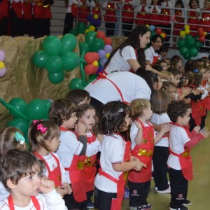 HOMENAGEM DA EDUCAÇÃO INFANTIL ÀS MÃES