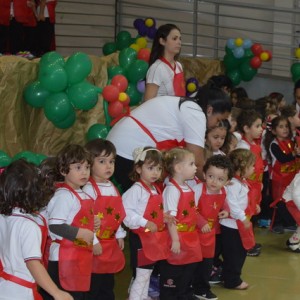 HOMENAGEM DA EDUCAÇÃO INFANTIL ÀS MÃES