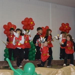 HOMENAGEM DA EDUCAÇÃO INFANTIL ÀS MÃES