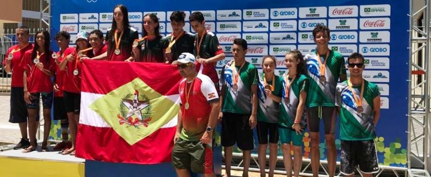 NADADORES DE MARINGÁ SÃO BRONZE NOS JOGOS ESCOLARES DA JUVENTUDE